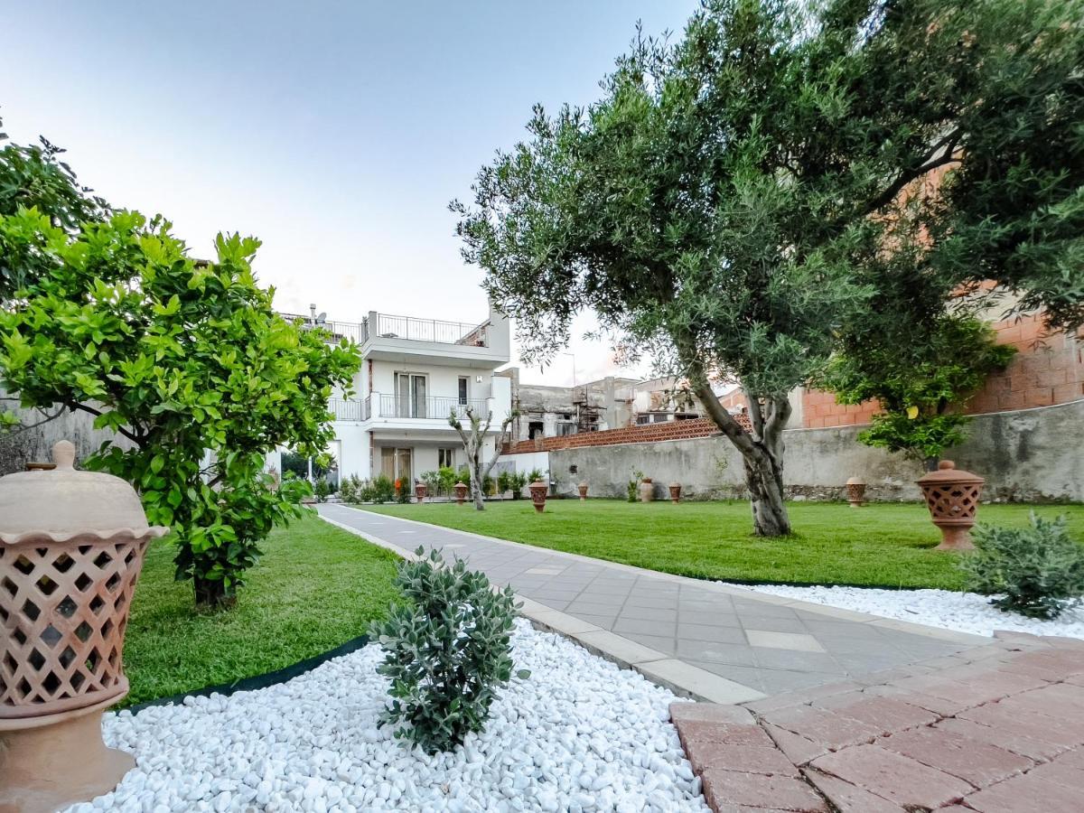 Ottocento Sul Mare Bed & Breakfast Nizza di Sicilia Exterior foto