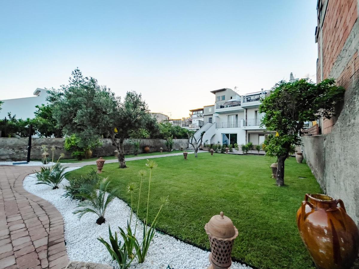 Ottocento Sul Mare Bed & Breakfast Nizza di Sicilia Exterior foto